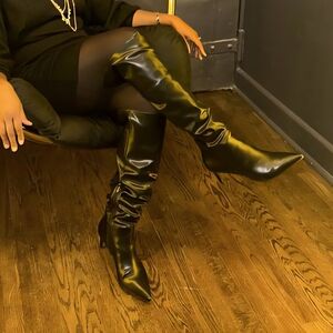 Elegant Black Knee-High Boots